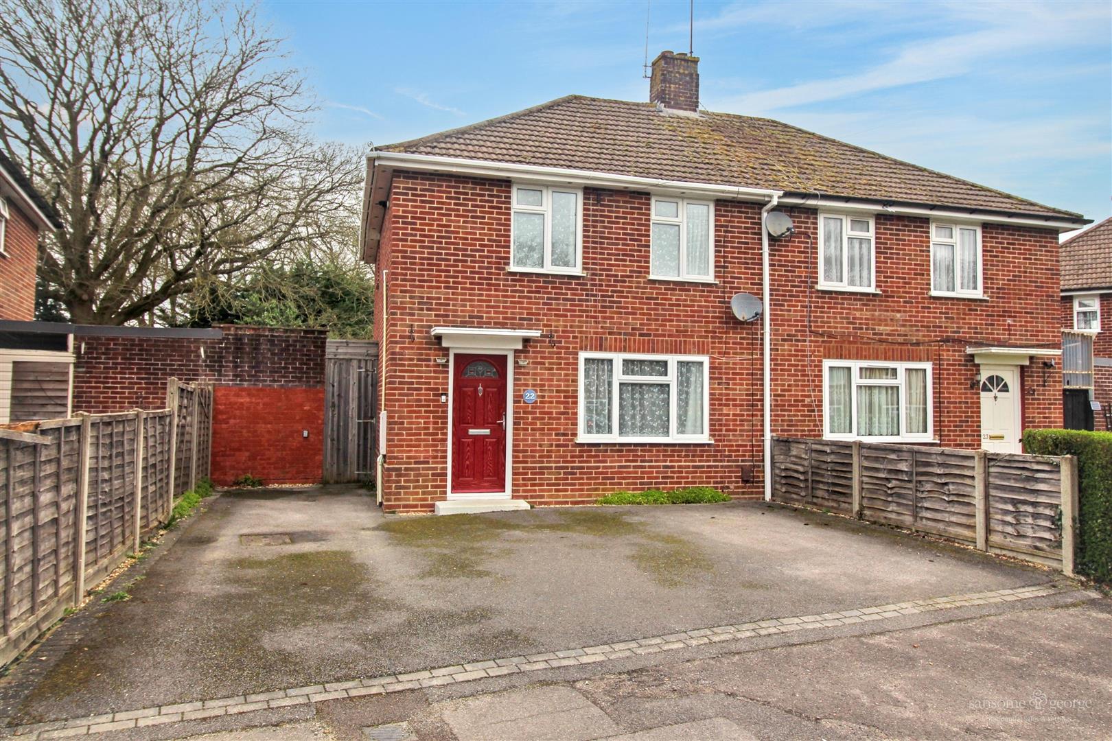 2 bed property in Portland Gardens, Reading